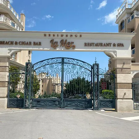 Luxurious And Panoramic At The In La Complex Daire