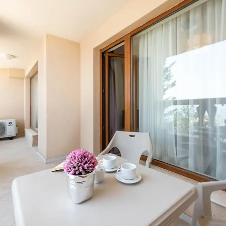 Luxurious And Panoramic At The In La Complex *