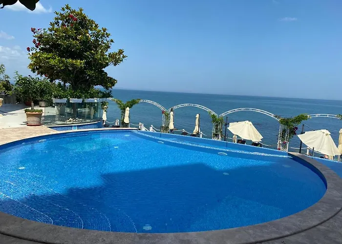 Luxurious And Panoramic At The In La Complex