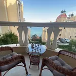 Luxurious And Panoramic At The In La Complex Apartment *