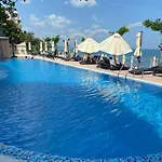 Luxurious And Panoramic At The In La Complex