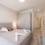 Luxurious And Panoramic At The In La Complex Apartment *