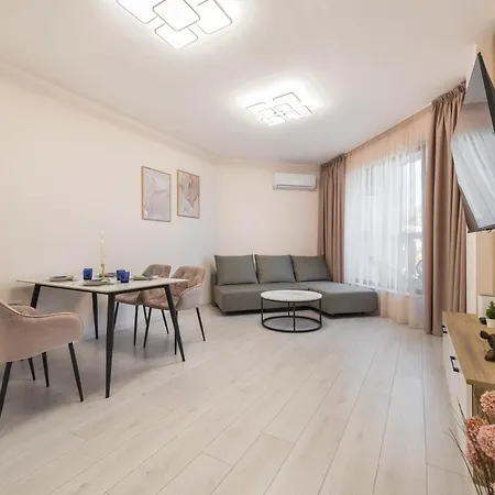 Апартаменты Luxurious And Panoramic At The In La Complex Золотые Пески