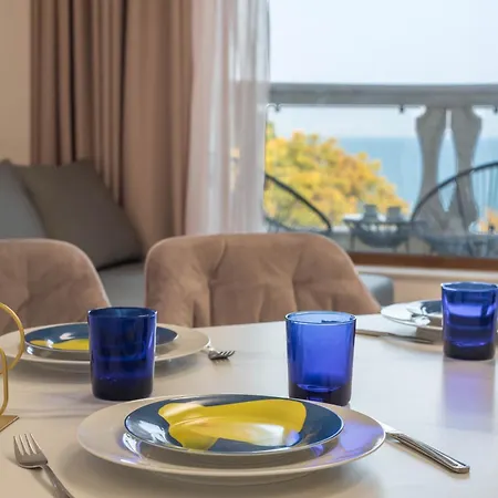 Апартаменты Luxurious And Panoramic At The In La Complex