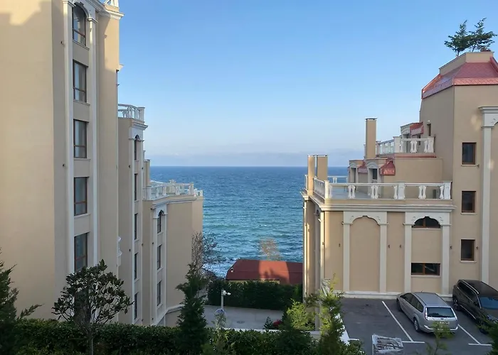 Luxurious And Panoramic At The In La Complex Appartement