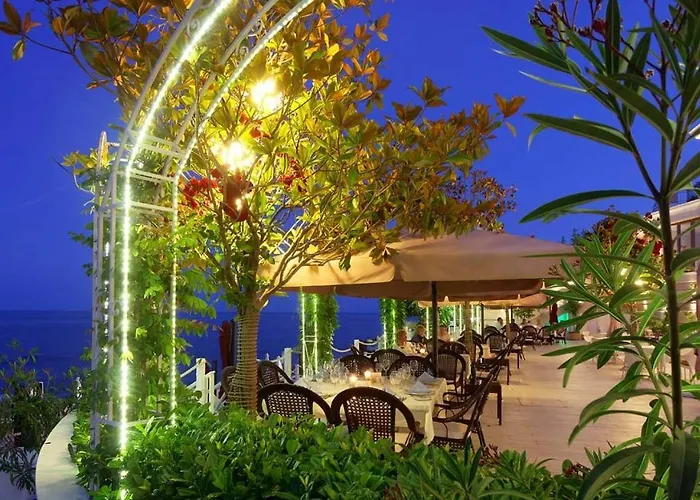 Luxurious And Panoramic At The In La Complex Appartement